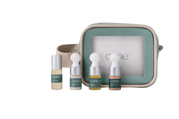 Kit squinquer = necessaire com 4 produtos travel size para o cuidado com a pele