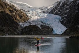 SUP no Parque Nacional Alberto de Agostini (© Timothy Dhalleine)